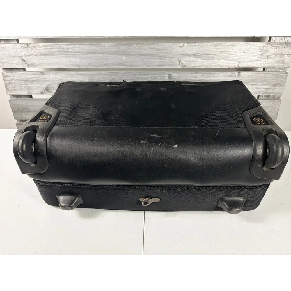 Tumi T-Tech Essential Gear Carry on Garment Bag Suitcase Wheeled 56030D Black